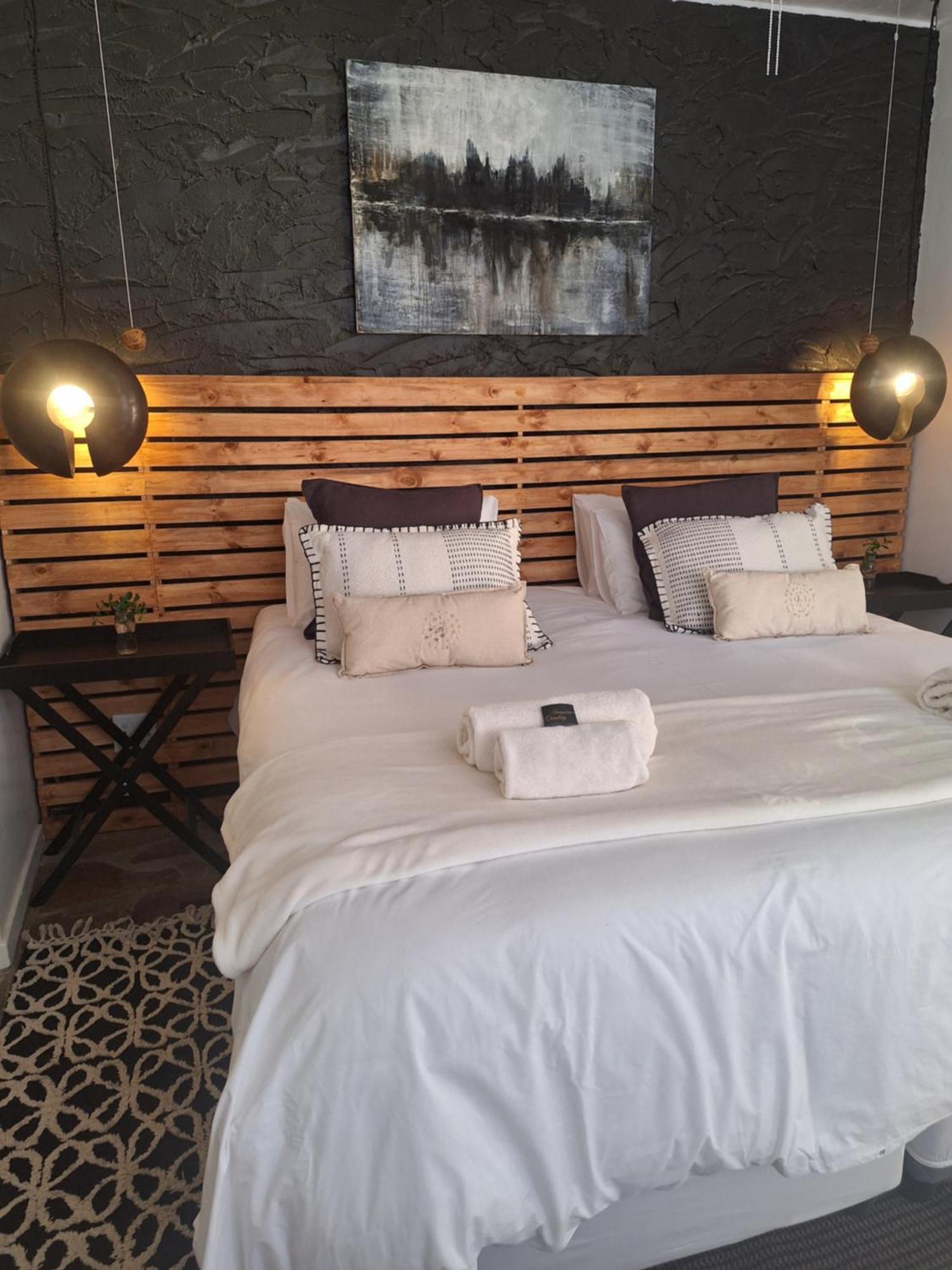 Exquisite Private Luxury Suite With King Bed At Bokmakierie Villas Windhoek Extérieur photo
